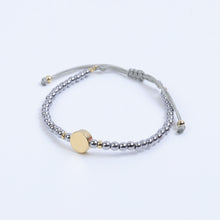 Cargar imagen en el visor de la galería, Pulsera Hilo Bolitas Gris Claro