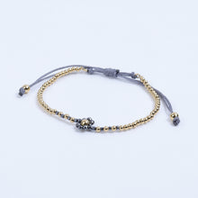 Cargar imagen en el visor de la galería, Pulsera Hilo Bolitas Flor Acerina