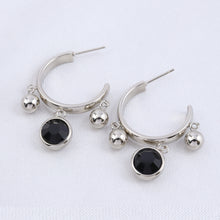 Cargar imagen en el visor de la galería, Media Arracada Cristal Negro