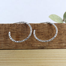 Cargar imagen en el visor de la galería, Media Arracada Plana