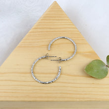 Cargar imagen en el visor de la galería, Media Arracada Plana