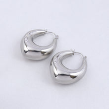 Cargar imagen en el visor de la galería, Arracada Bombacha Ovalada